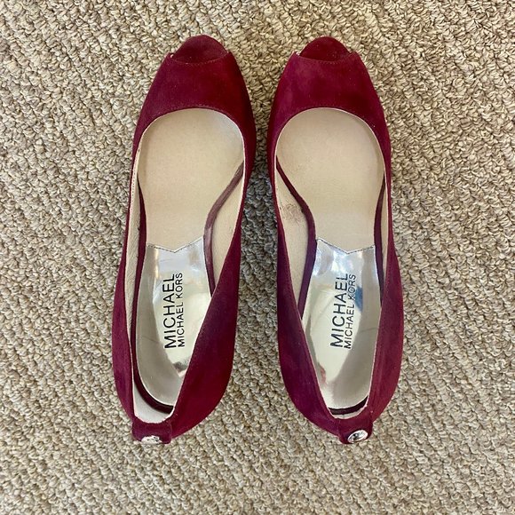 Michael Kors York Platform Suede Peeptoe Pumps in Bordeaux, 6.5M - Picture 2 of 13
